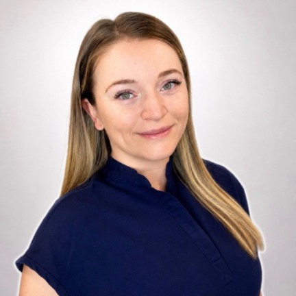MICHELLE - Dental Assistant